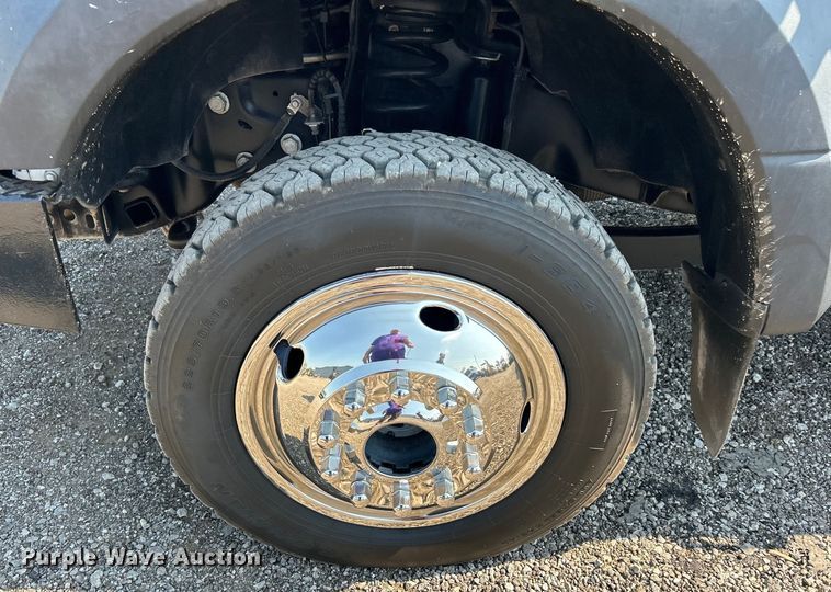 image for item EG0820 2019 Ford F550 Super Duty Crew Cab winch truck