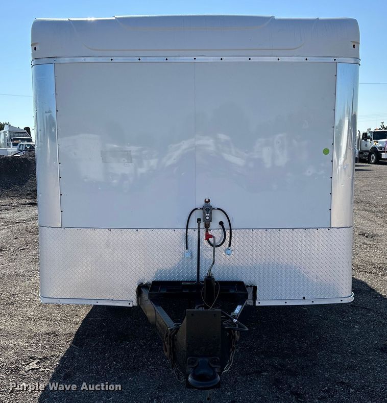 image for item EG0845 2015 United Trailers  UXT-8.518TA70 enclosed cargo trailer