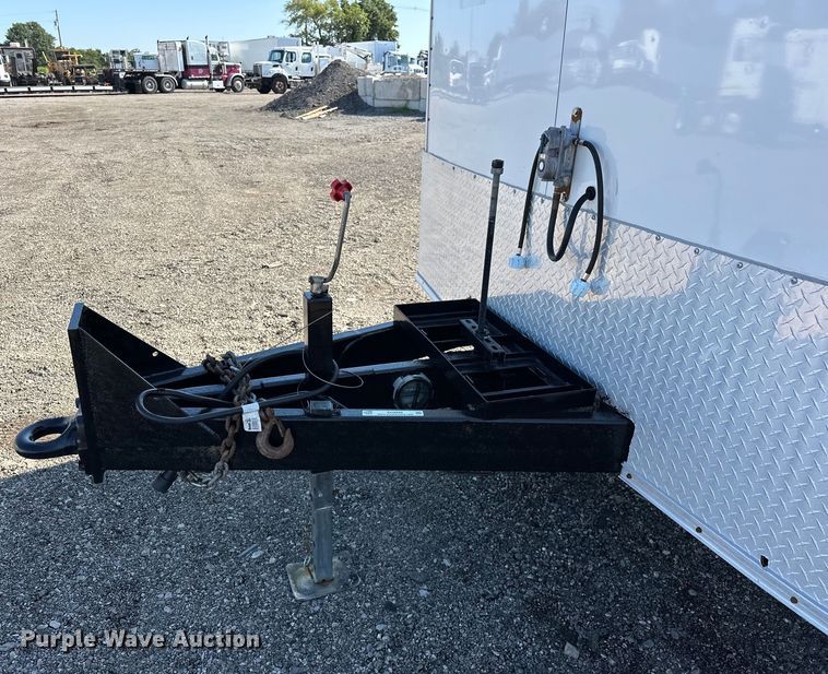 image for item EG0845 2015 United Trailers  UXT-8.518TA70 enclosed cargo trailer