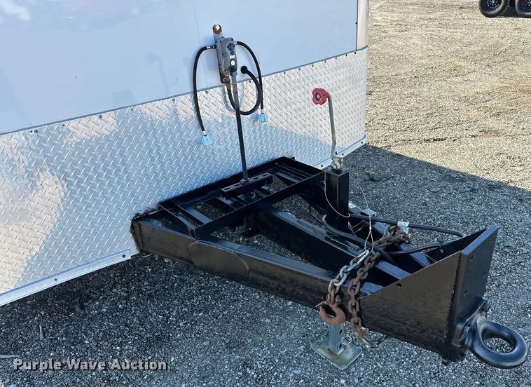 image for item EG0845 2015 United Trailers  UXT-8.518TA70 enclosed cargo trailer