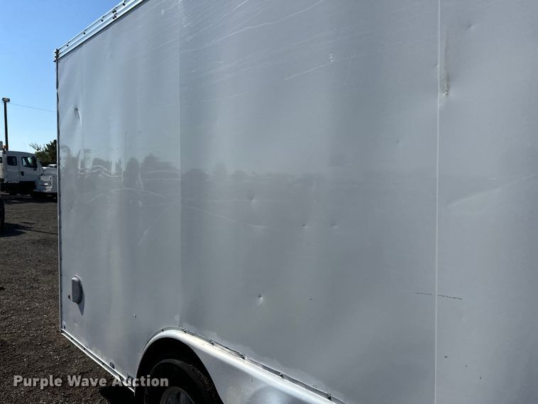 image for item EG0845 2015 United Trailers  UXT-8.518TA70 enclosed cargo trailer