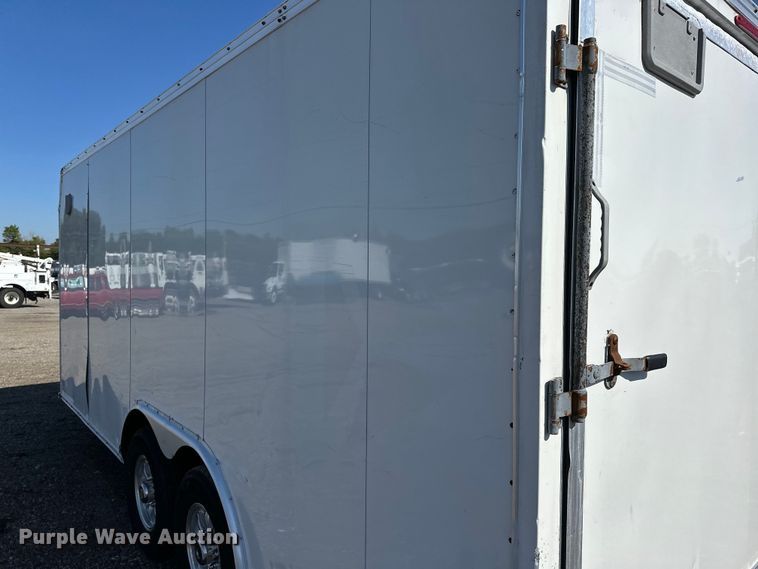 image for item EG0845 2015 United Trailers  UXT-8.518TA70 enclosed cargo trailer