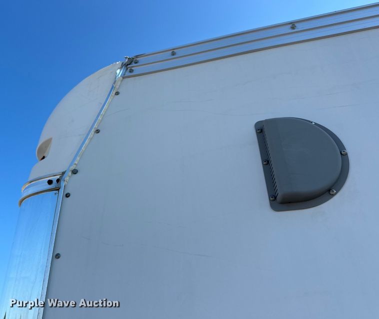 image for item EG0845 2015 United Trailers  UXT-8.518TA70 enclosed cargo trailer