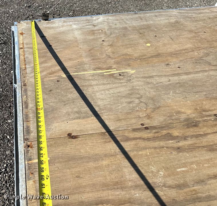 image for item EG0845 2015 United Trailers  UXT-8.518TA70 enclosed cargo trailer