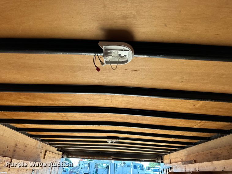 image for item EG0845 2015 United Trailers  UXT-8.518TA70 enclosed cargo trailer