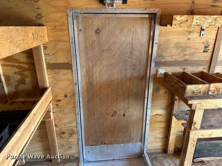 image for item EG0845 2015 United Trailers  UXT-8.518TA70 enclosed cargo trailer