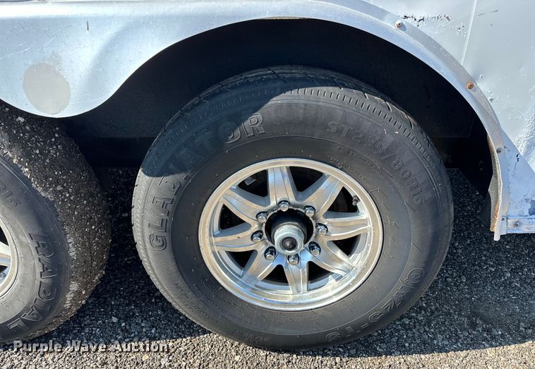 image for item EG0845 2015 United Trailers  UXT-8.518TA70 enclosed cargo trailer