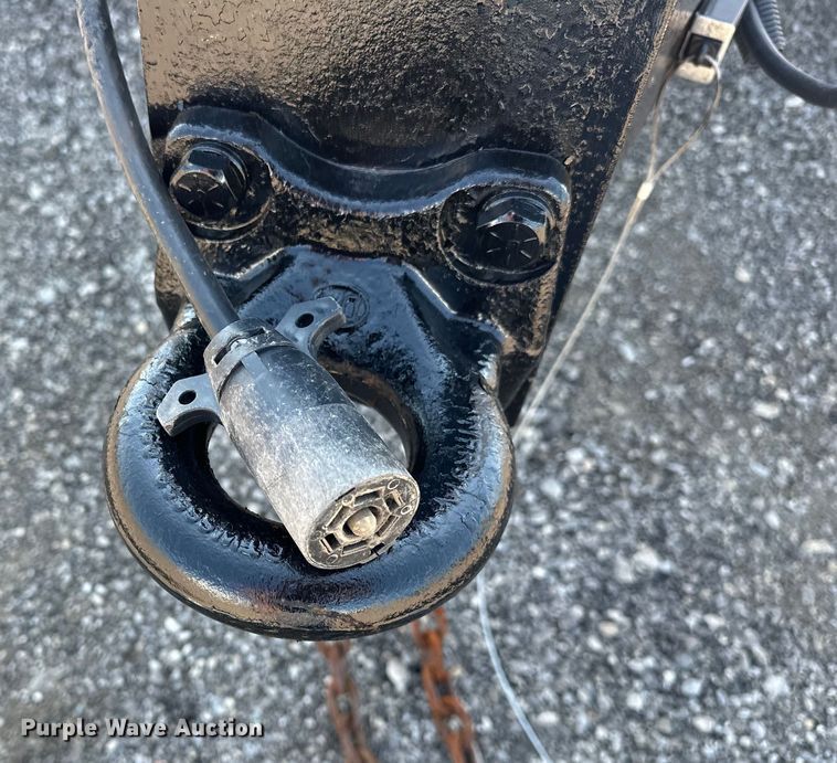 image for item EG0848 2016 United Trailers  UXT-8.518TA70 enclosed cargo trailer