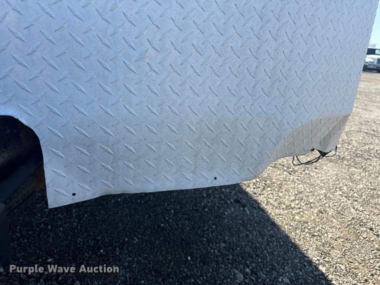 image for item EG0848 2016 United Trailers  UXT-8.518TA70 enclosed cargo trailer