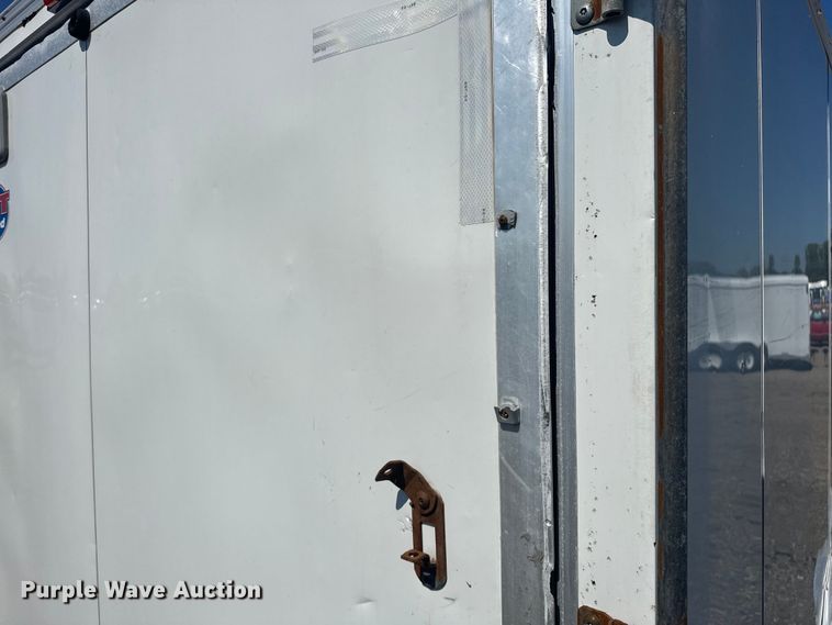 image for item EG0848 2016 United Trailers  UXT-8.518TA70 enclosed cargo trailer