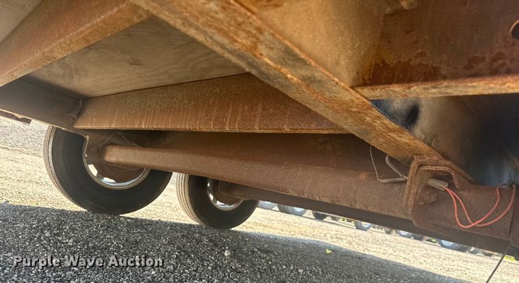 image for item EG0848 2016 United Trailers  UXT-8.518TA70 enclosed cargo trailer