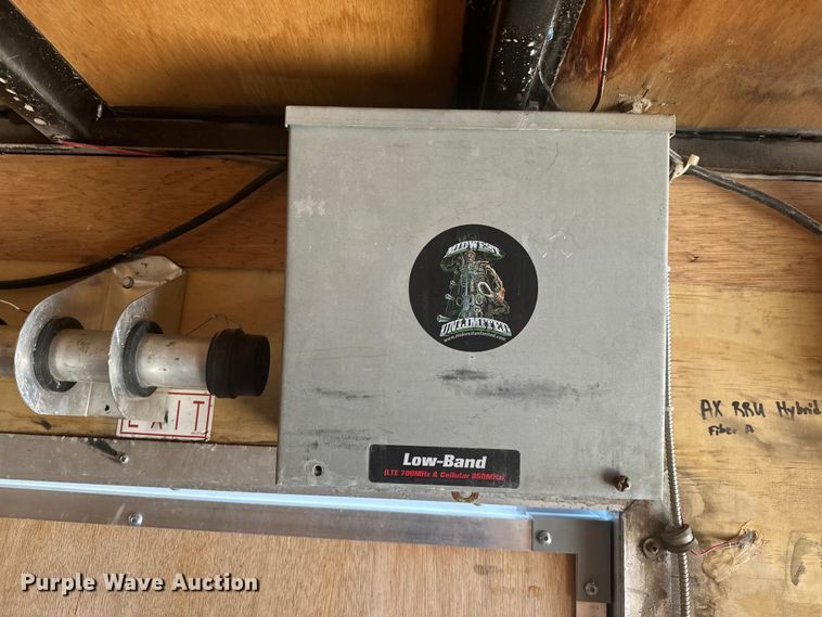 image for item EG0848 2016 United Trailers  UXT-8.518TA70 enclosed cargo trailer