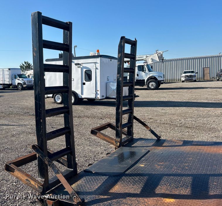 image for item EG0853 2005 CBQT Snake River equipment trailer