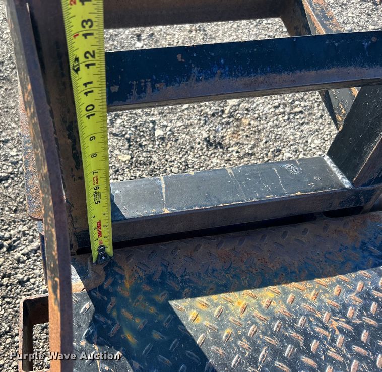 image for item EG0853 2005 CBQT Snake River equipment trailer