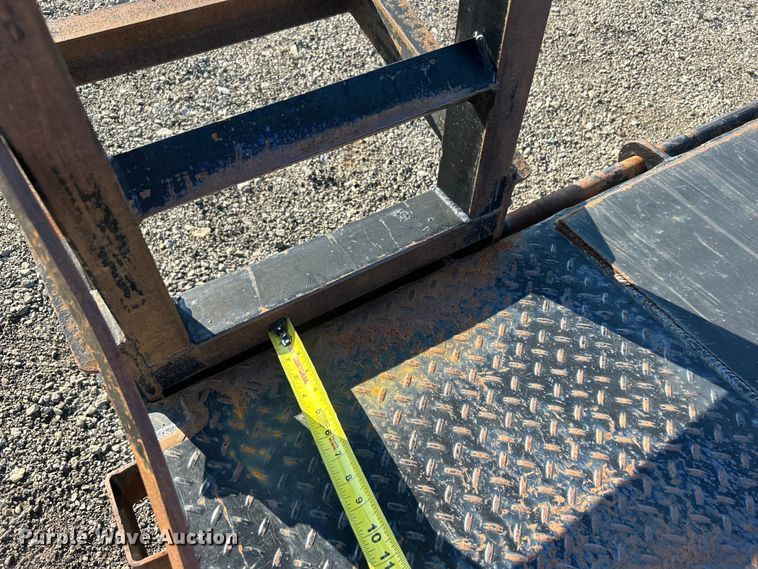 image for item EG0853 2005 CBQT Snake River equipment trailer