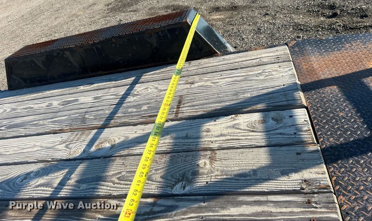 image for item EG0853 2005 CBQT Snake River equipment trailer