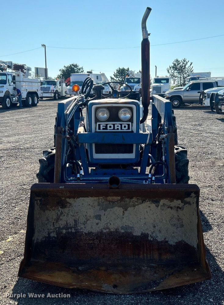 image for item EG0854 1978 Ford 1600 MFWD tractor