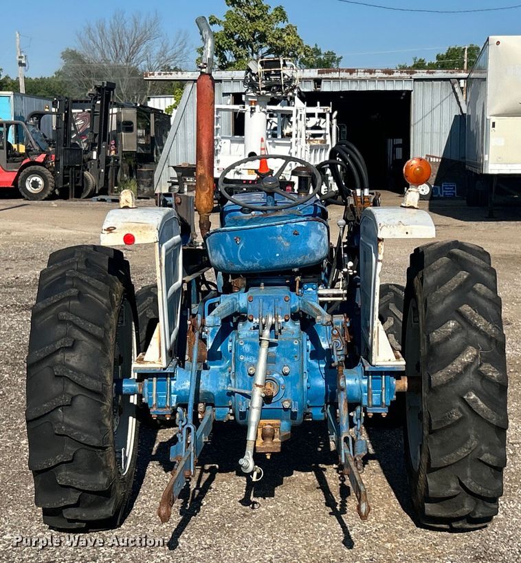image for item EG0854 1978 Ford 1600 MFWD tractor