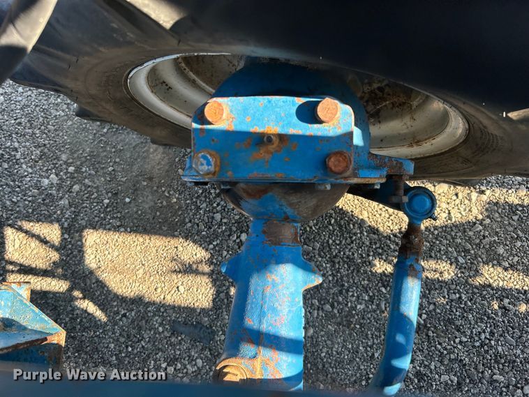 image for item EG0854 1978 Ford 1600 MFWD tractor