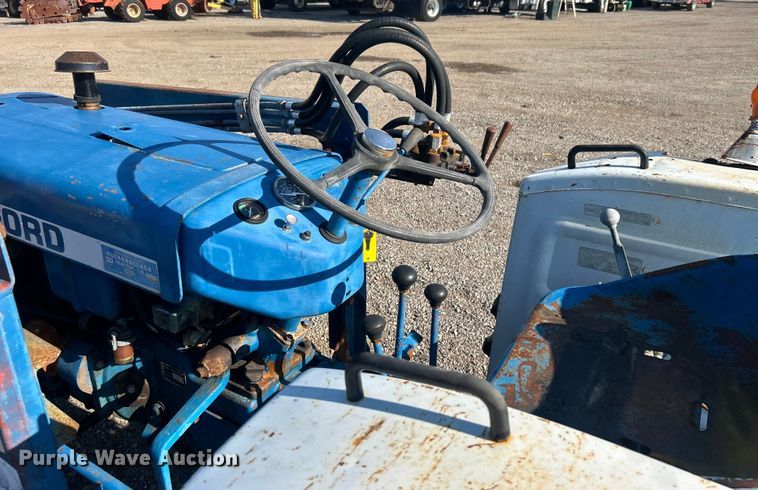 image for item EG0854 1978 Ford 1600 MFWD tractor