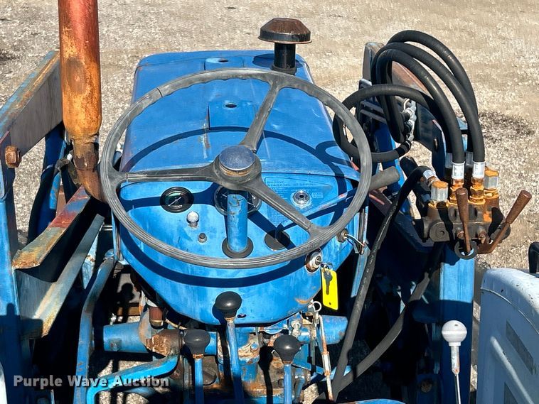 image for item EG0854 1978 Ford 1600 MFWD tractor