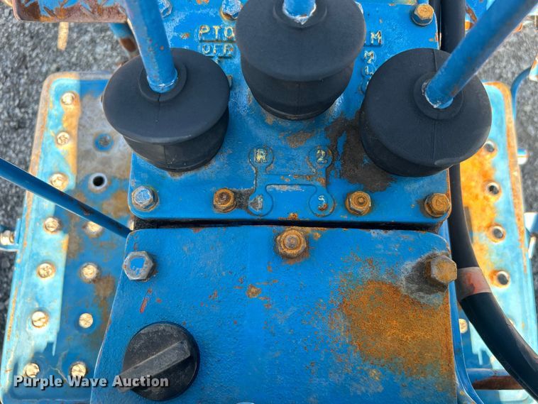 image for item EG0854 1978 Ford 1600 MFWD tractor