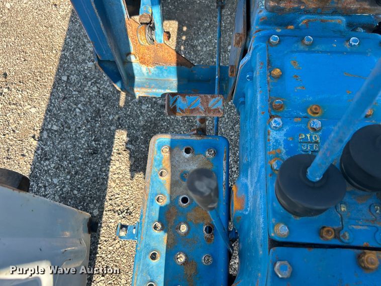 image for item EG0854 1978 Ford 1600 MFWD tractor