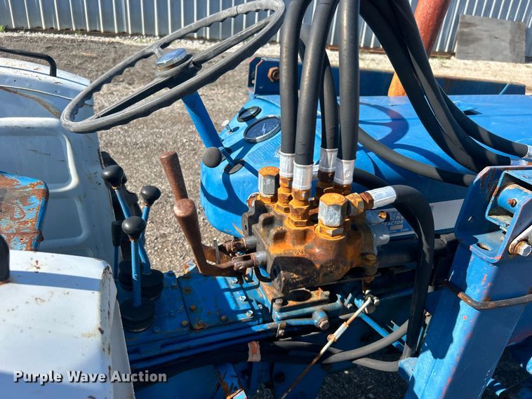 image for item EG0854 1978 Ford 1600 MFWD tractor