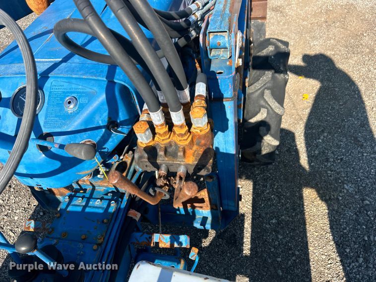 image for item EG0854 1978 Ford 1600 MFWD tractor