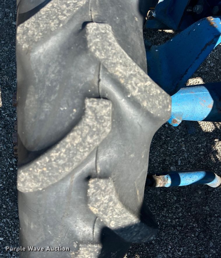 image for item EG0854 1978 Ford 1600 MFWD tractor