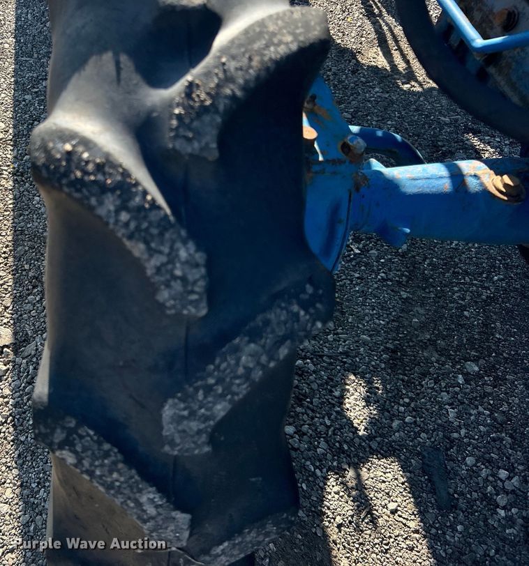 image for item EG0854 1978 Ford 1600 MFWD tractor