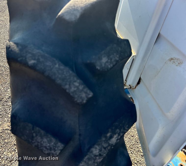 image for item EG0854 1978 Ford 1600 MFWD tractor