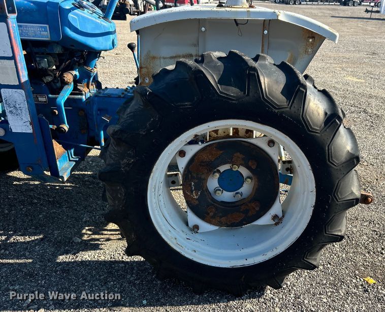 image for item EG0854 1978 Ford 1600 MFWD tractor