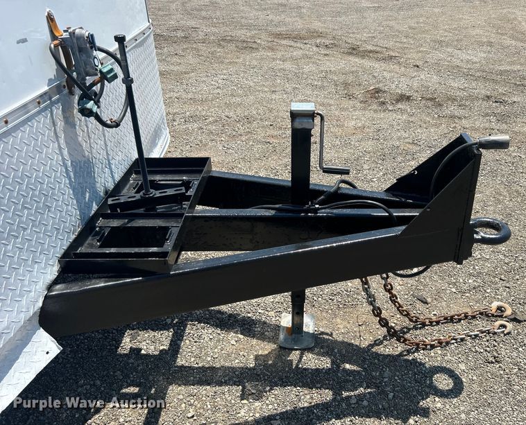 image for item EG0863 2017 United Trailers, Inc. UCT-8.518TA79 enclosed cargo trailer