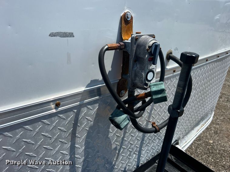 image for item EG0863 2017 United Trailers, Inc. UCT-8.518TA79 enclosed cargo trailer