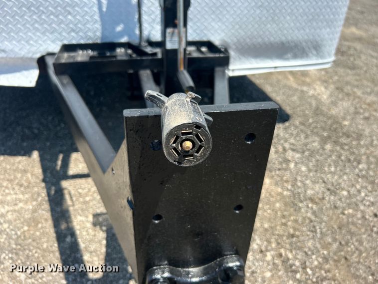 image for item EG0863 2017 United Trailers, Inc. UCT-8.518TA79 enclosed cargo trailer