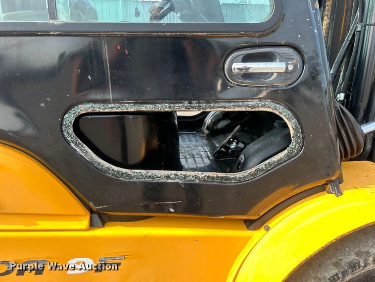 image for item EG0873 2017 Hyundai 50DA-9F forklift