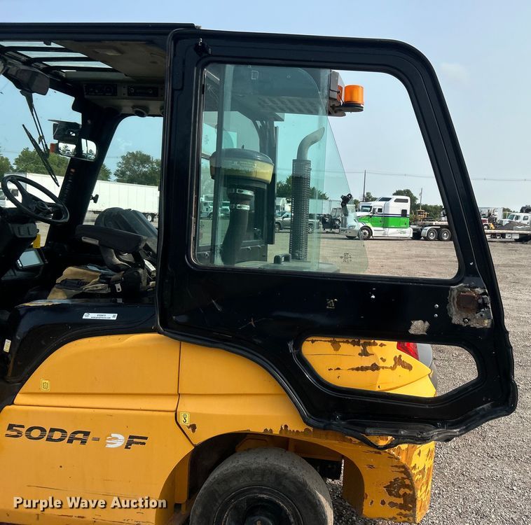 image for item EG0873 2017 Hyundai 50DA-9F forklift