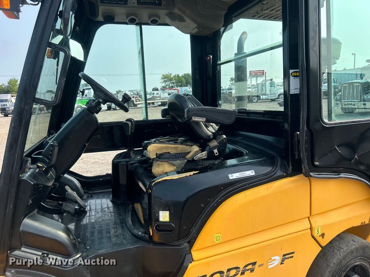 image for item EG0873 2017 Hyundai 50DA-9F forklift