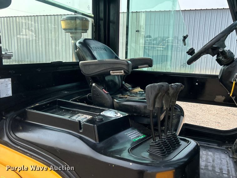 image for item EG0873 2017 Hyundai 50DA-9F forklift