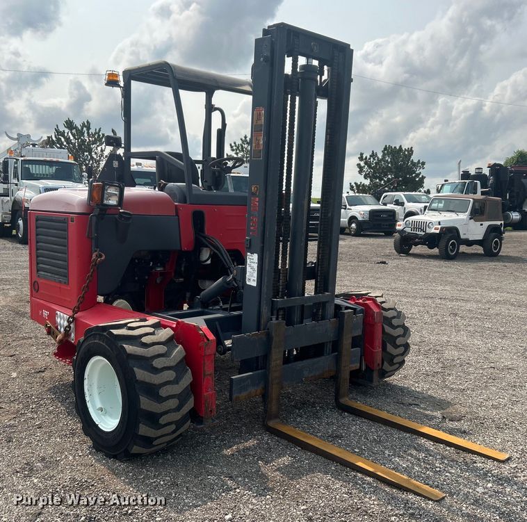 image for item EG0875 2006 Moffett M55 forklift