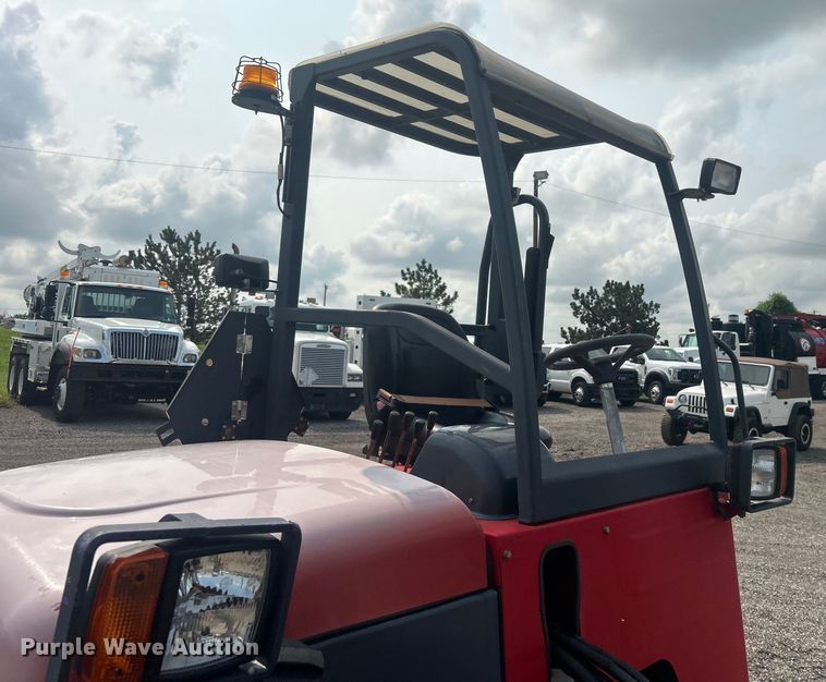 image for item EG0875 2006 Moffett M55 forklift