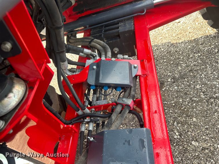 image for item EG0875 2006 Moffett M55 forklift