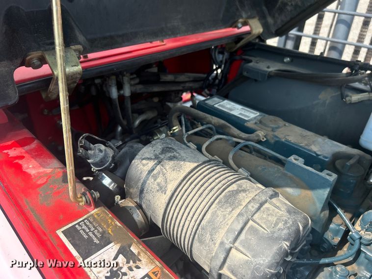 image for item EG0875 2006 Moffett M55 forklift