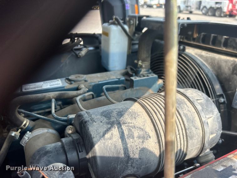 image for item EG0875 2006 Moffett M55 forklift