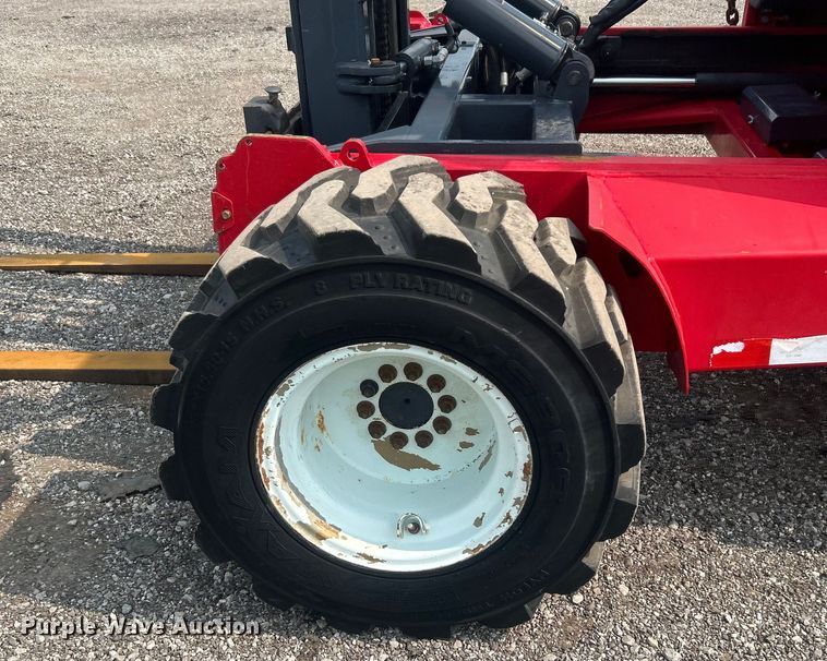 image for item EG0875 2006 Moffett M55 forklift