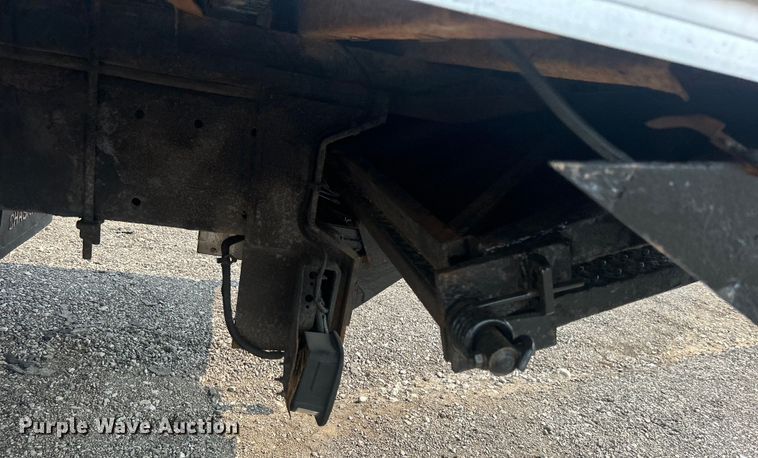 image for item EG0876 2007 Peterbilt  335 box truck