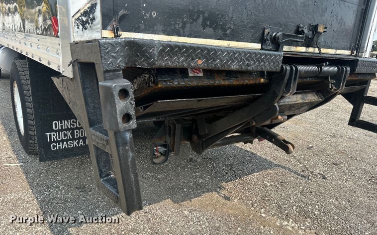 image for item EG0876 2007 Peterbilt  335 box truck