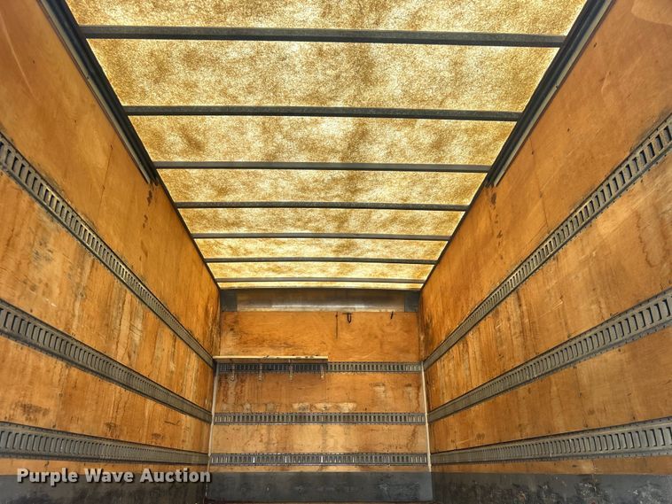 image for item EG0876 2007 Peterbilt  335 box truck