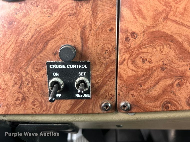 image for item EG0876 2007 Peterbilt  335 box truck